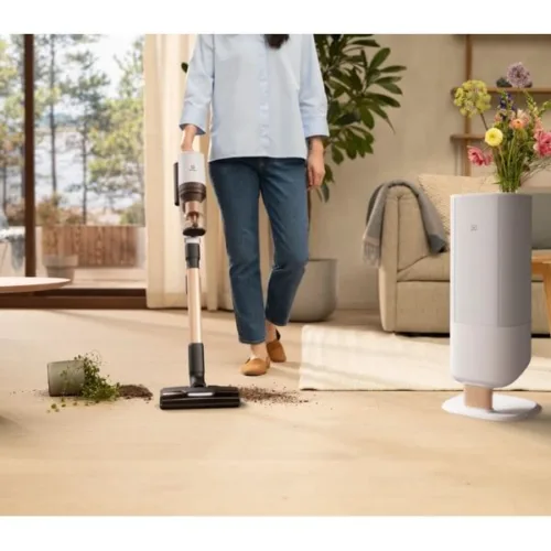 Electrolux 800 EP83HB25UV Tyčový vysávač so stanicou vysávanie v byte 1