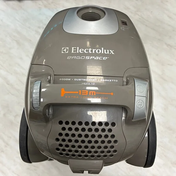 Electrolux ErgoSpace bagged vacuum cleaner ZE330G Electrolux ErgoSpace bagged vacuum cleaner ZE330G